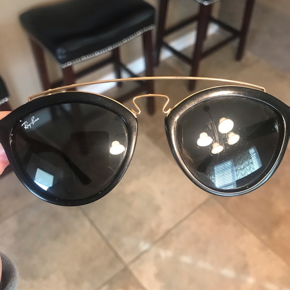Women’s Ray.Ban black sunglasses
